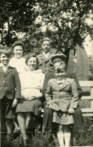 Robert Bekaert Anna Bekaert Margaretha Van Acker Roger Bekaert Maurice Bekaert Remi Bekaert